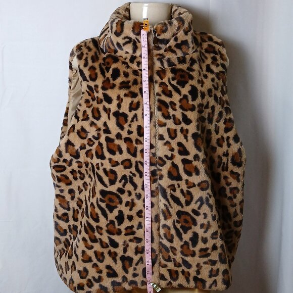 Leopard Faux Fur Vest by Do Everything in Love - Picture 3 of 9